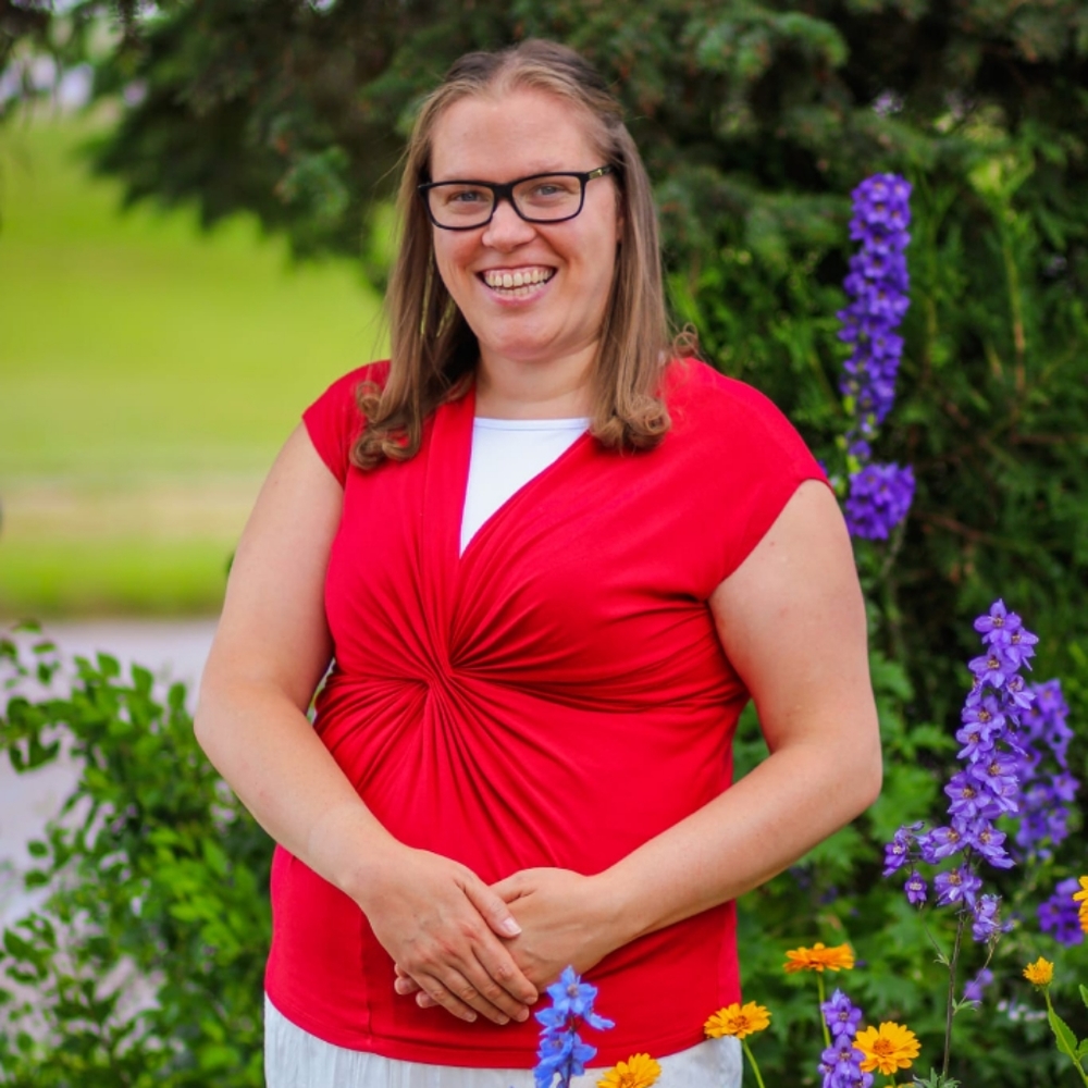 Meet your posher! Sandy Bowyer